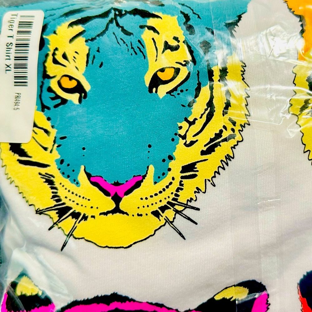 Extra Large Plunder t-shirt